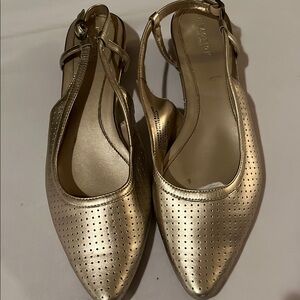 Kenneth Cole size 10 gold perforated leather Slingback tiny rubber heel